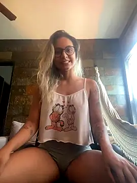 Snapshot of kaakzinha chatting on 11.05.25 kaakzinha online show from 11.05.25