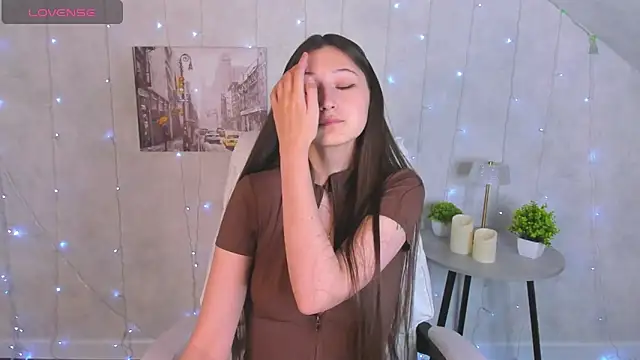 Ella Burns online show from 12.02.25