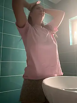 EdaQueen online show from 11.18.25