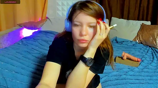 Eva purrr  online show from 04.16.26