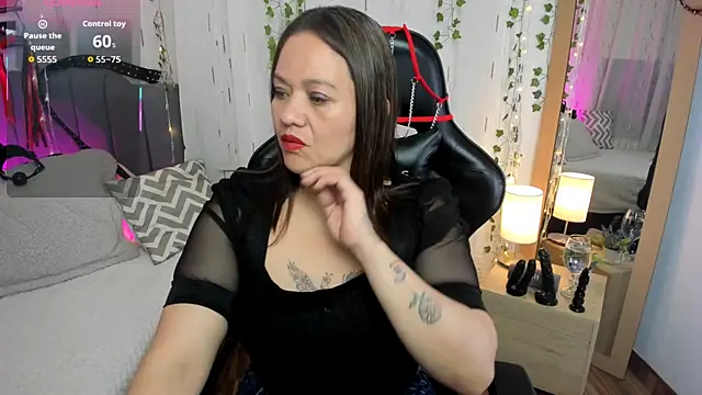 Victoria Wilde  online show from 11.18.25