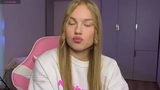 Lunar Flare online show from 11.14.25