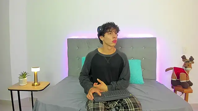 chris evans27 online show from 11.26.25