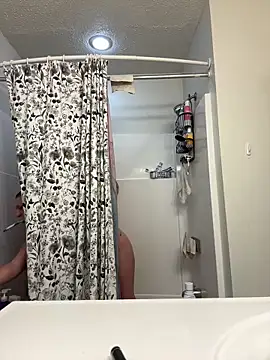 Redriddinghood8 online show from 12.17.25