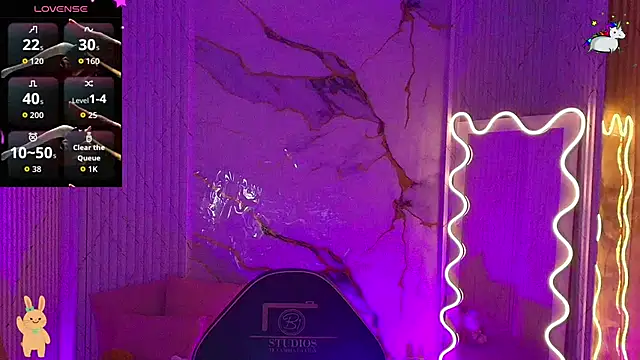 PEACHY TAY online show from 04.17.26