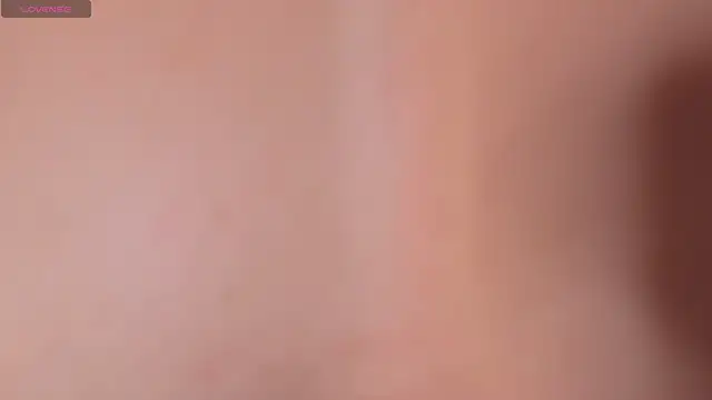 Snapshot of violett_fowlerxx chatting on 05.11.26 violett fowlerxx online show from 05.11.26