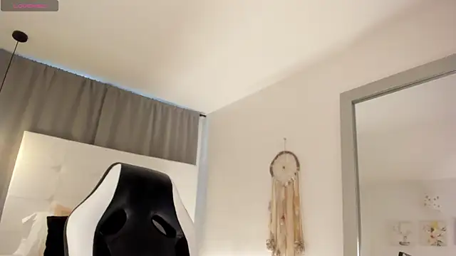 Emi Rosee online show from 01.17.26