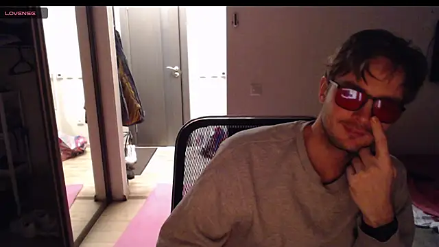 lucky swimmer online show from 12.03.25