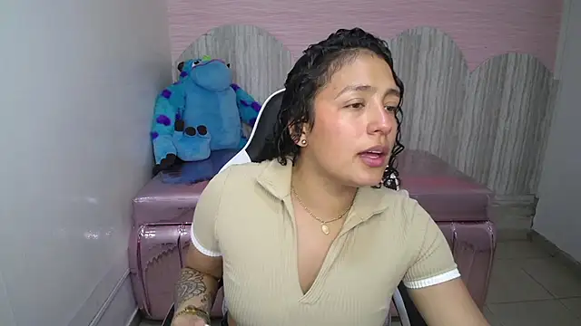 Snapshot of tamara_brown_t chatting on 11.10.25 tamara brown t online show from 11.10.25