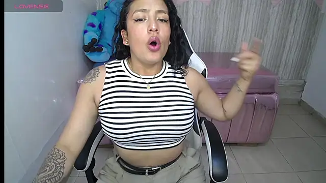 Snapshot of tamara_brown_t chatting on 11.11.25 tamara brown t online show from 11.11.25