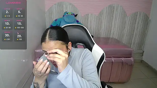 Snapshot of tamara_brown_t chatting on 11.24.25 tamara brown t online show from 11.24.25