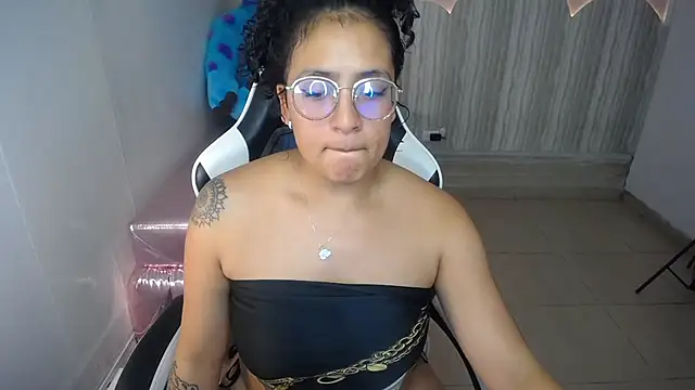 Snapshot of tamara_brown_t chatting on 12.16.25 tamara brown t online show from 12.16.25