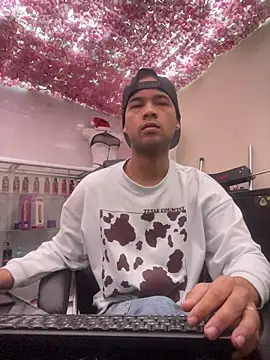 Snapshot of Eithan_Walt chatting on 11.09.25 Eithan Walt online show from 11.09.25