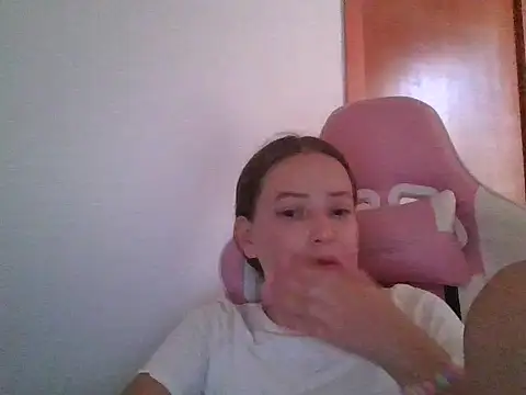 Snapshot of sweetfairy16 chatting on 11.04.25 sweetfairy16 online show from 11.04.25