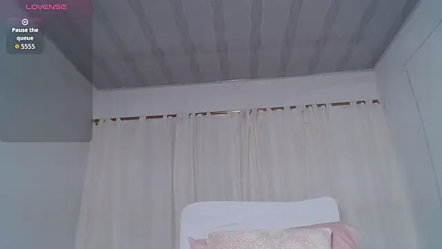 CoralReyes IH online show from 12.14.25