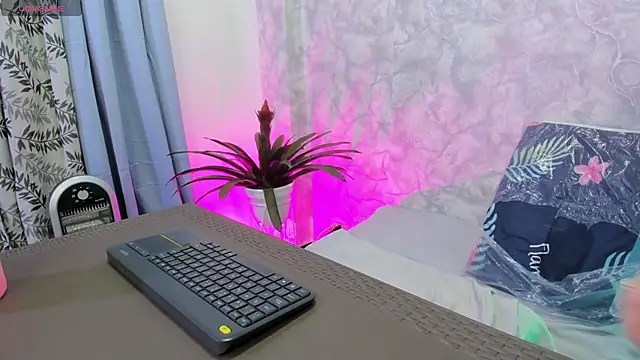 Reichel05  online show from 01.08.26