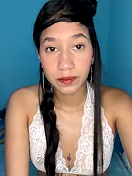 Snapshot of sofia_love05 chatting on 11.05.25 sofia love05 online show from 11.05.25