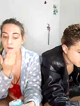 Snapshot of minervaystiven chatting on 11.16.25 minervaystiven online show from 11.16.25