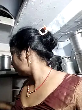 Snapshot of Hami705 chatting on 11.09.25 Hami705 online show from 11.09.25