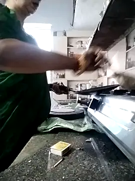 Snapshot of Hami705 chatting on 11.11.25 Hami705 online show from 11.11.25