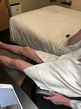 Snapshot of houkeiboy78 chatting on 12.17.25 houkeiboy78 online show from 12.17.25