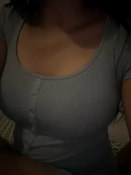 Snapshot of yourbabes909 chatting on 11.05.25 yourbabes909 online show from 11.05.25