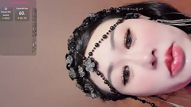 Snapshot of Xiaojuan61 chatting on 11.07.25 Xiaojuan61 online show from 11.07.25