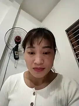 Snapshot of Qoine392 chatting on 12.16.25 Qoine392 online show from 12.16.25