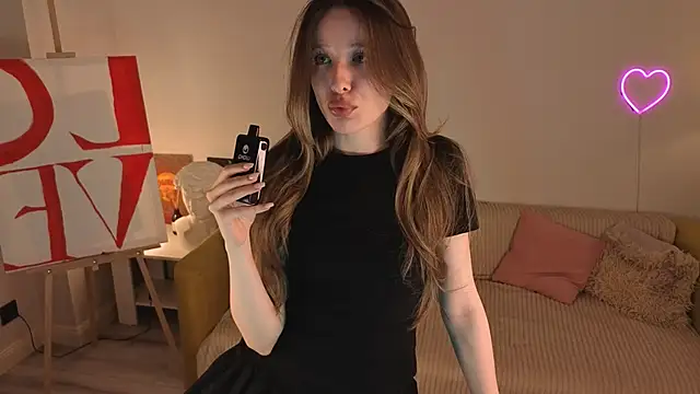 eirakiliana online show from 11.18.25