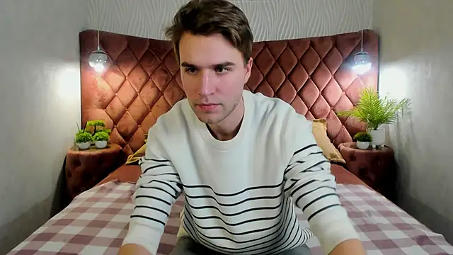 Snapshot of JonnahHell chatting on 11.05.25 JonnahHell online show from 11.05.25