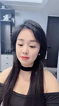 Snapshot of Lucky--Lucy chatting on 11.16.25 Lucky--Lucy online show from 11.16.25