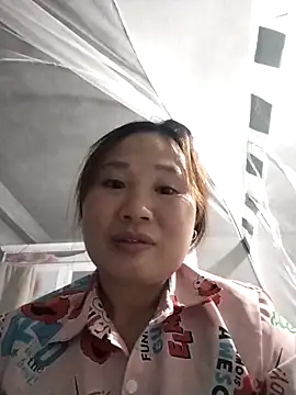 Snapshot of MINSSA502 chatting on 11.08.25 MINSSA502 online show from 11.08.25