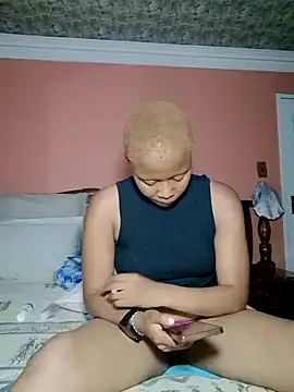 Prettyflowea online show from 11.10.25