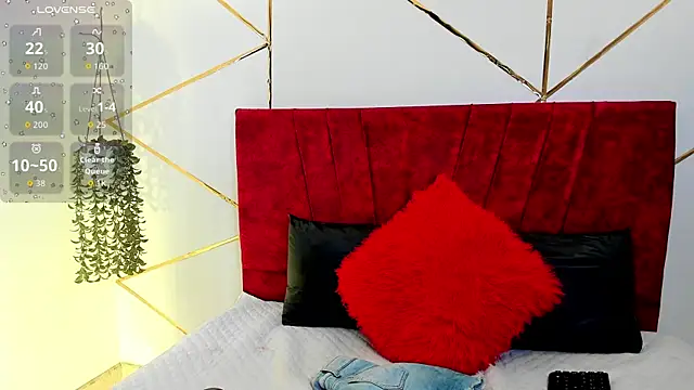 Paris Evans  online show from 01.17.26