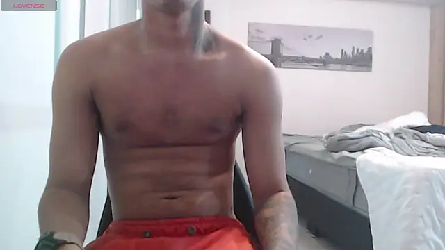 Snapshot of thebesthot chatting on 06.18.26 thebesthot online show from 06.18.26