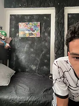 Snapshot of teencutee chatting on 11.13.25 teencutee online show from 11.13.25