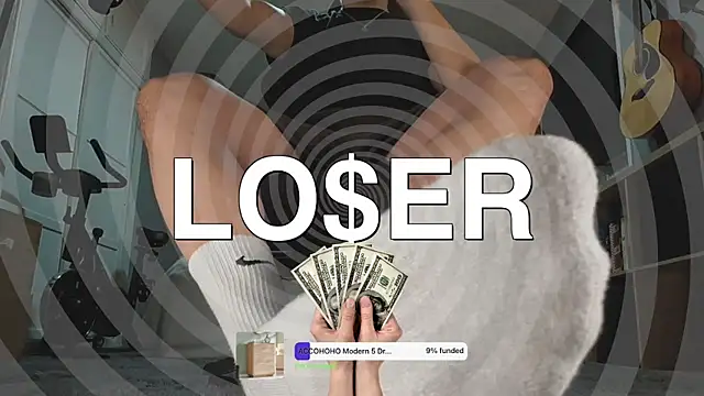 Snapshot of cashmastergrey chatting on 11.12.25 cashmastergrey online show from 11.12.25