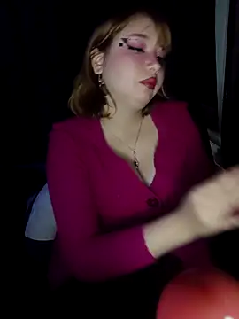 Snapshot of Michi_sauria1 chatting on 11.21.25 Michi sauria1 online show from 11.21.25