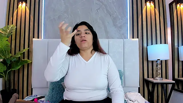 Carlotta de velour online show from 01.10.26