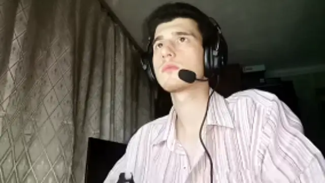 Snapshot of JamesLagerfeld chatting on 11.11.25 JamesLagerfeld online show from 11.11.25