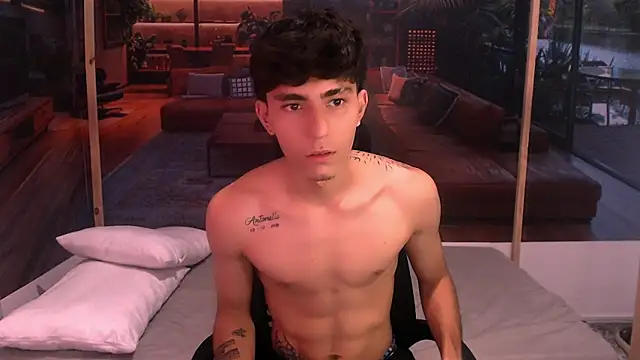 Snapshot of Bryant_Connor chatting on 11.08.25 Bryant Connor online show from 11.08.25