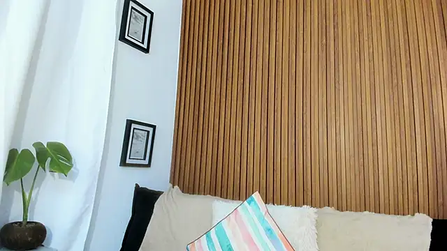 Mia girl123 online show from 04.08.26