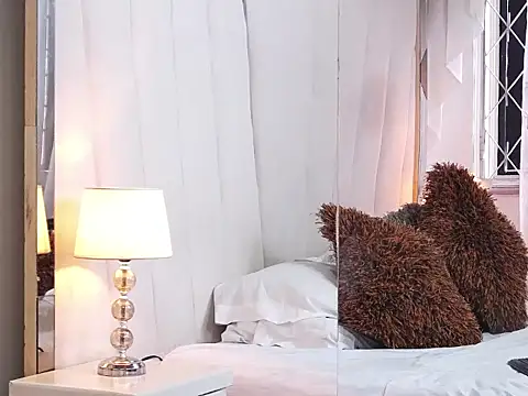 MarianaVillaloboz online show from 11.12.25