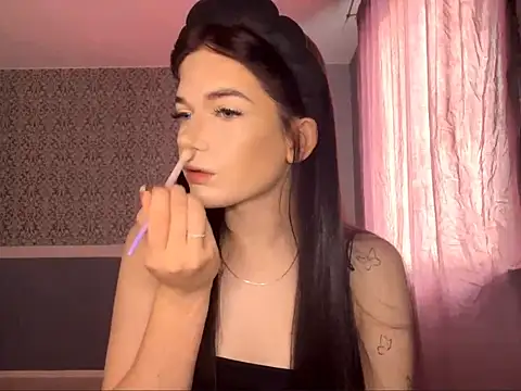 Snapshot of EvidentFuel chatting on 11.11.25 EvidentFuel online show from 11.11.25