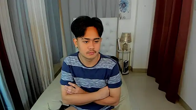 Snapshot of asianblackbigcock chatting on 11.09.25 asianblackbigcock online show from 11.09.25