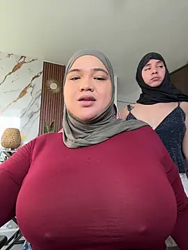 Snapshot of sweetmuslim01 chatting on 05.03.26 sweetmuslim01 online show from 05.03.26