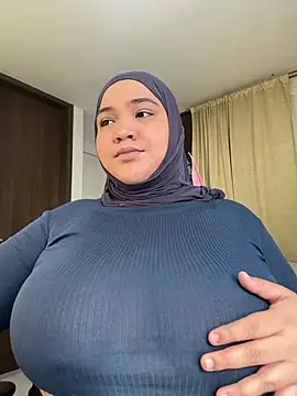 Snapshot of sweetmuslim01 chatting on 05.29.26 sweetmuslim01 online show from 05.29.26
