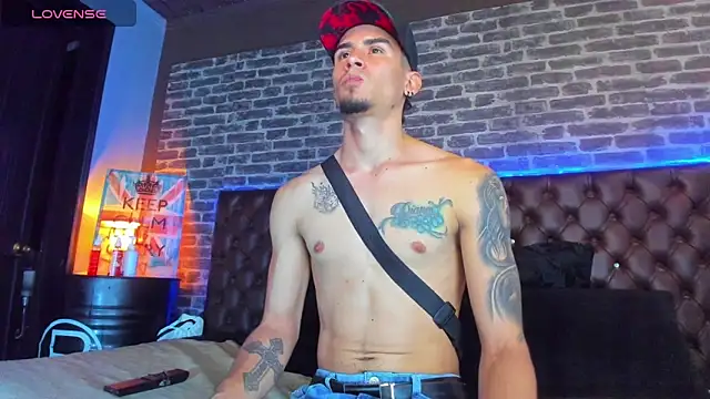 Sharon Tyga20 online show from 12.20.25