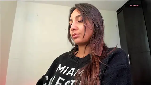 Snapshot of LilyGarcia chatting on 05.11.26 LilyGarcia online show from 05.11.26
