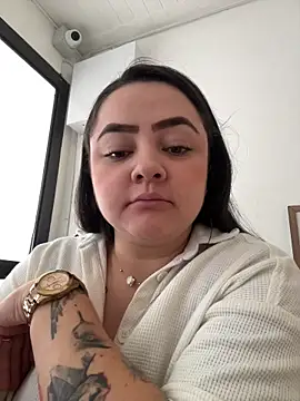 Snapshot of cleo_wale_ chatting on 11.06.25 cleo wale online show from 11.06.25